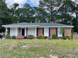 Foreclosed Home - 1909 GLENWICK DR, 28304