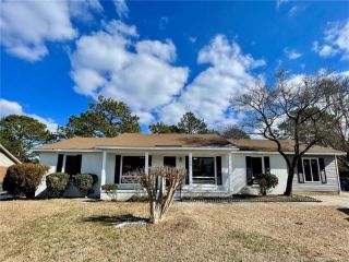 Foreclosed Home - 734 AMBER DR, 28311