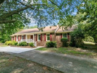 Foreclosed Home - 7509 MARIE DR, 28311