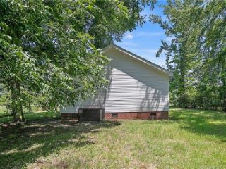 Foreclosed Home - 1732 RAILROAD ST, 28312
