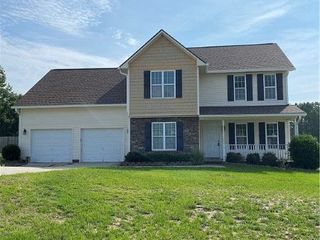 Foreclosed Home - 135 JUBILEE CT, 28326