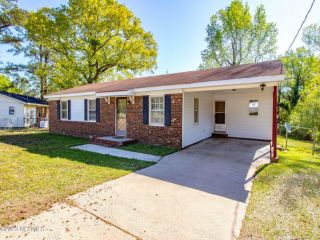 Foreclosed Home - 102 MOORE ALLEN ST, 28333