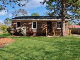 Foreclosed Home - 3613 YORKTOWN RD, 28348