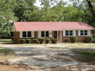 Foreclosed Home - 10911 S TURNPIKE RD, 28352