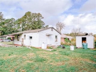 Foreclosed Home - 605 S WILLOW ST, 28358