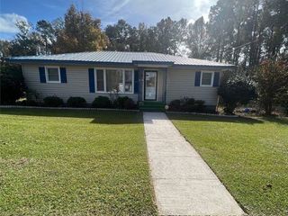 Foreclosed Home - 513 CYPRESS ST, 28358