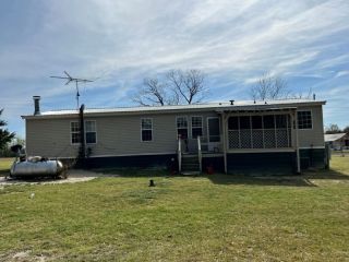 Foreclosed Home - 475 WHITE FLASH RD, 28365
