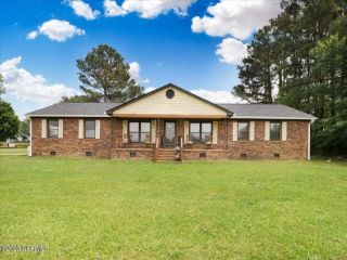 Foreclosed Home - 820 INDIAN SPRINGS RD, 28365