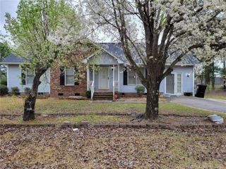 Foreclosed Home - 9879 ROCKFISH RD, 28376