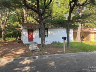 Foreclosed Home - 105 BROOKS AVE, 28379