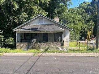 Foreclosed Home - 902 ARMSTEAD ST, 28379