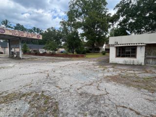 Foreclosed Home - 157 AIRPORT RD, 28379