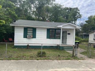 Foreclosed Home - 504 LAKE AVE, 28390