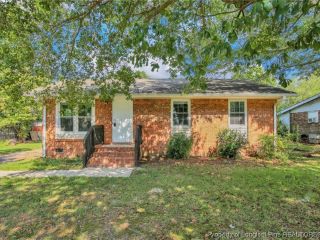 Foreclosed Home - 2902 E BRINKLEY DR, 28390