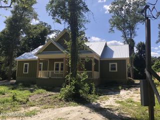 Foreclosed Home - 4018 FREEDOM RD, 28409