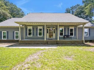 Foreclosed Home - 420 SCOTTS HILL LOOP RD, 28411