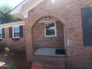 Foreclosed Home - 305 CATHAY RD, 28412