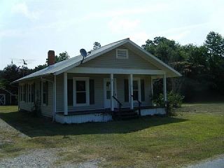 Foreclosed Home - 118 N 4TH AVE, 28421