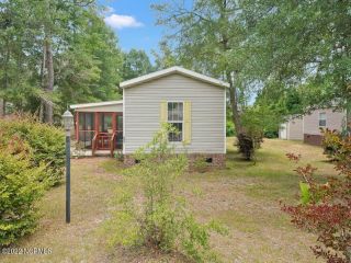 Foreclosed Home - 695 BLUE SAIL DR SE, 28422