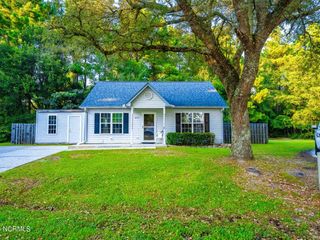 Foreclosed Home - 236 FLATWOODS CT SE, 28451