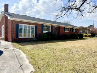 Foreclosed Home - 322 E CHARITY RD, 28458