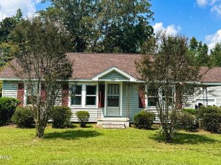 Foreclosed Home - 5362 S NC 41 HWY, 28466