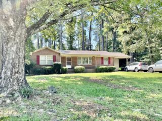 Foreclosed Home - 214 E WYCHE ST, 28472