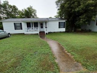 Foreclosed Home - 510 TOWER HILL RD, 28501