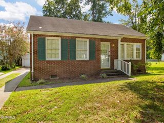 Foreclosed Home - 704 EDWARDS AVE, 28501