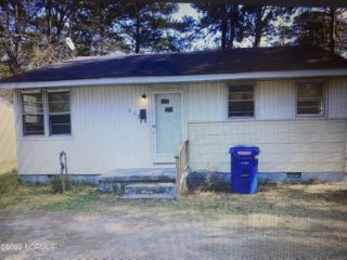 Foreclosed Home - 803 CANDLEWOOD DR, 28501