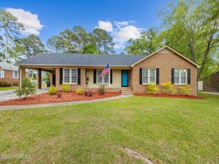 Foreclosed Home - 2905 CAMELOT DR, 28504