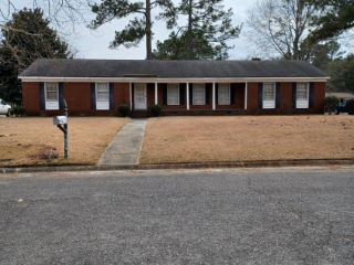 Foreclosed Home - 3204 HILLMAN RD, 28504