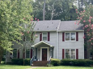 Foreclosed Home - 2603 BROOKHAVEN DR, 28504