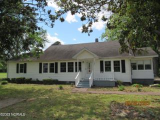 Foreclosed Home - 122 SWAN POINT RD, 28515