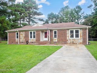 Foreclosed Home - 211 COUNTRY RD, 28546
