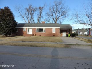 Foreclosed Home - 302 N A ST, 28560