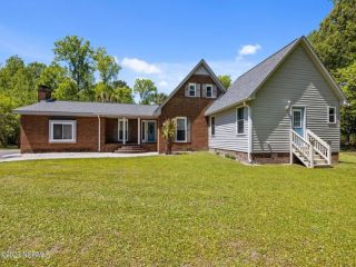 Foreclosed Home - 4135 N RIVERSHORE DR, 28560