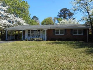 Foreclosed Home - 1410 Benfield Ave, 28562