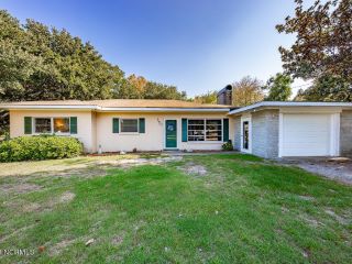 Foreclosed Home - 150 SCOTTS CREEK DR, 28562