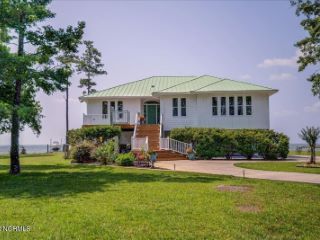 Foreclosed Home - 359 NEUSE WINDS DR, 28571