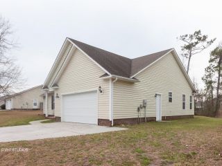 Foreclosed Home - 211 Marsh Hen Ct, 28584