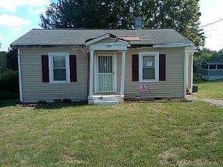 Foreclosed Home - 1328 12TH ST NE, 28601