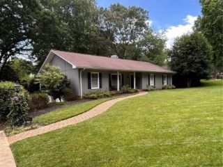 Foreclosed Home - 630 6TH ST NW, 28601