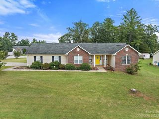 Foreclosed Home - 20 SONG BIRD LN, 28601