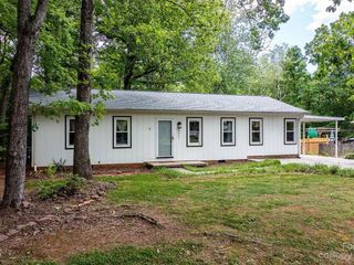 Foreclosed Home - 5407 GLENVIEW DR, 28602