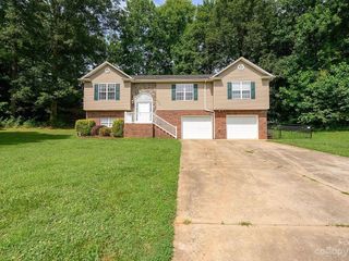 Foreclosed Home - 4064 CAITLINS WAY, 28602
