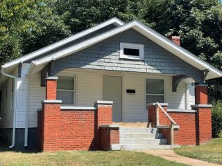 Foreclosed Home - 251 3RD AVE SE, 28602