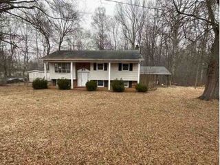 Foreclosed Home - 2594 CEDAR VALLEY DR, 28613