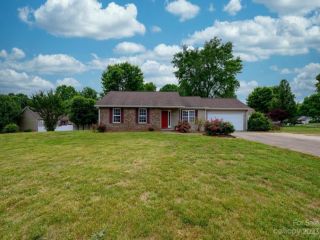 Foreclosed Home - 1999 REDBERRY LN, 28613