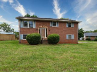 Foreclosed Home - 1187 PECAN ST, 28613